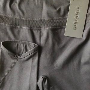 SOLD OUT Alphalete Alphalux Leggings, Black M